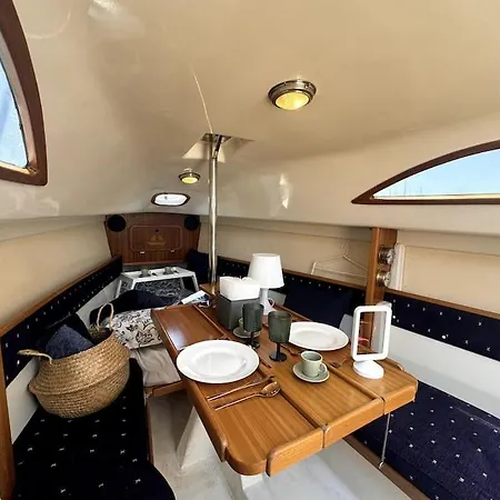 Marine Dream Botel *