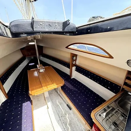 Hotel na wodzie Marine Dream *