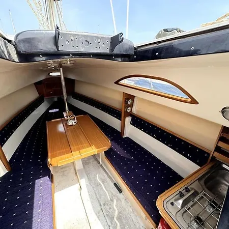 Marine Dream Hotel na wodzie *