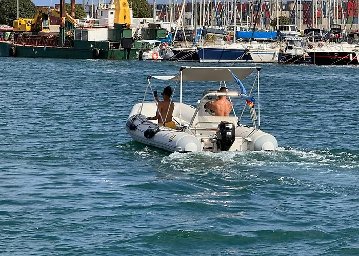 Marine Dream Ботель