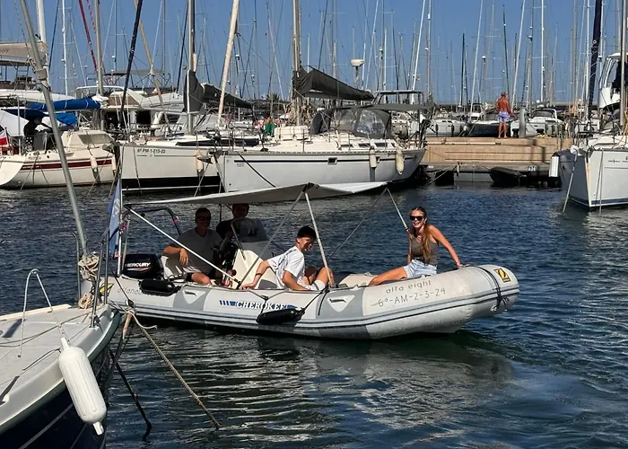 Ботель Marine Dream *